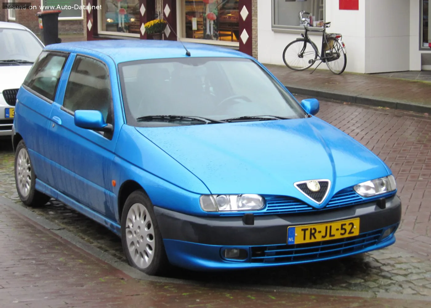 Alfa Romeo 145 145 (930)