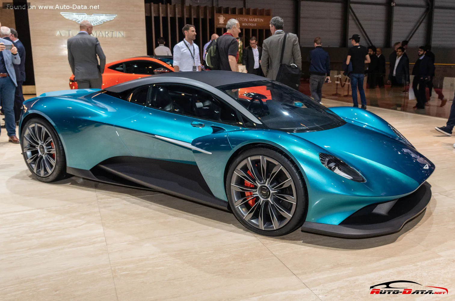 Aston Martin Vanquish Vanquish Vision Concept — фото 2