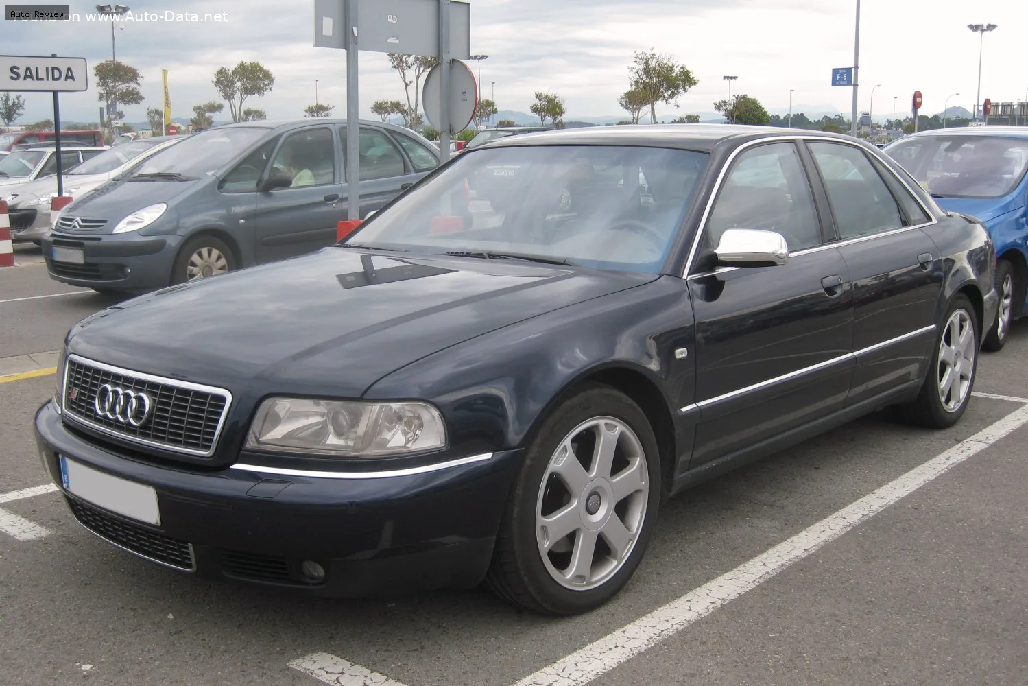 Audi S8 S8 (D2)