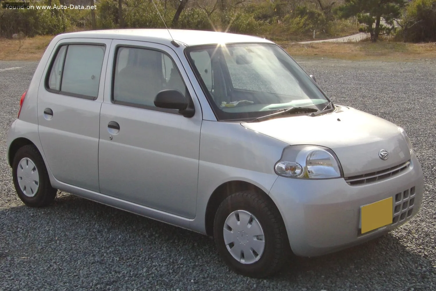 Daihatsu Esse Esse (J)