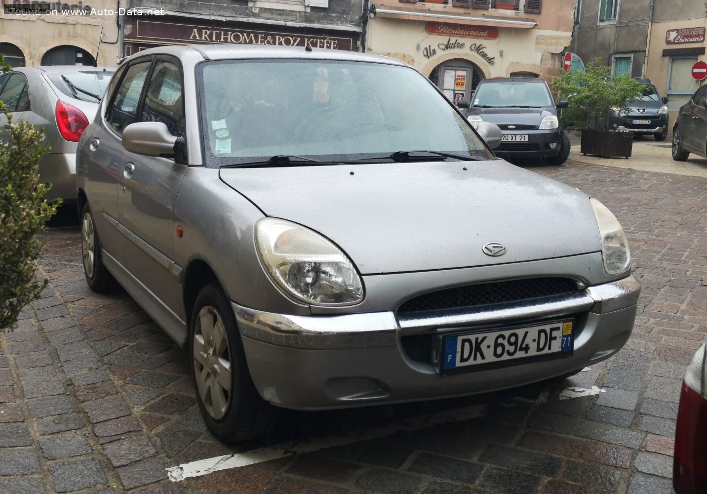 Daihatsu Sirion Sirion (M1)