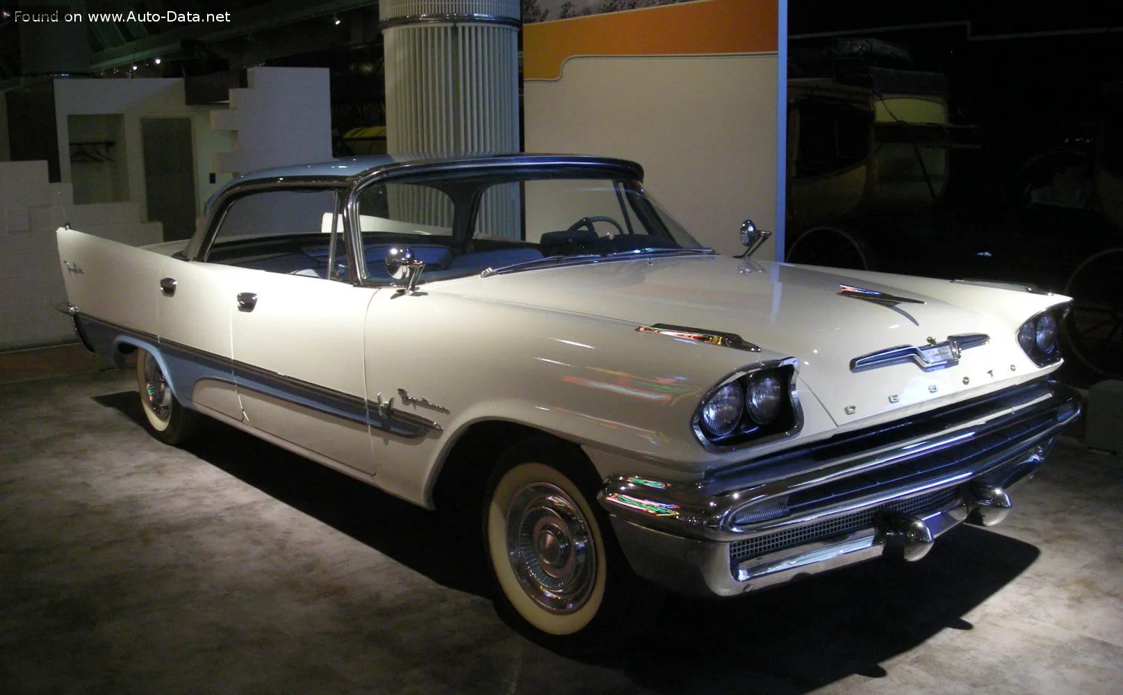 DeSoto Fireflite Fireflite III Four-Door Sportsman