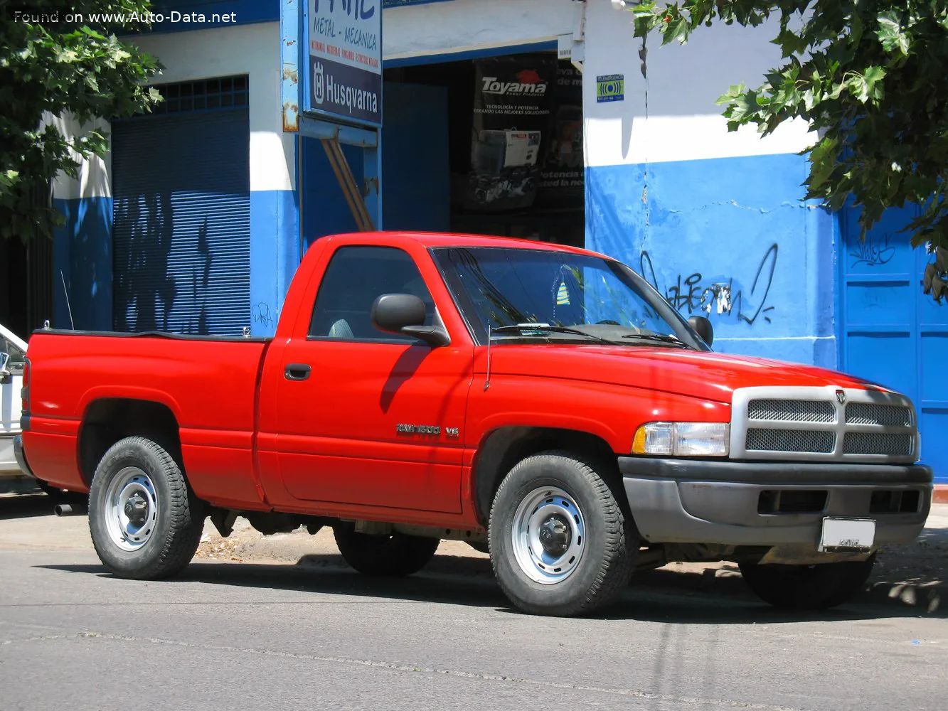Dodge RAM Ram 1500 Regular Cab Short Bed (BR/BE)