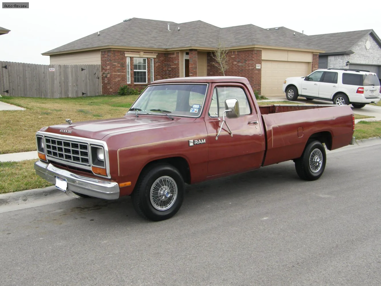 Dodge RAM Ram 250 Conventional Cab Long Bed (D/W)
