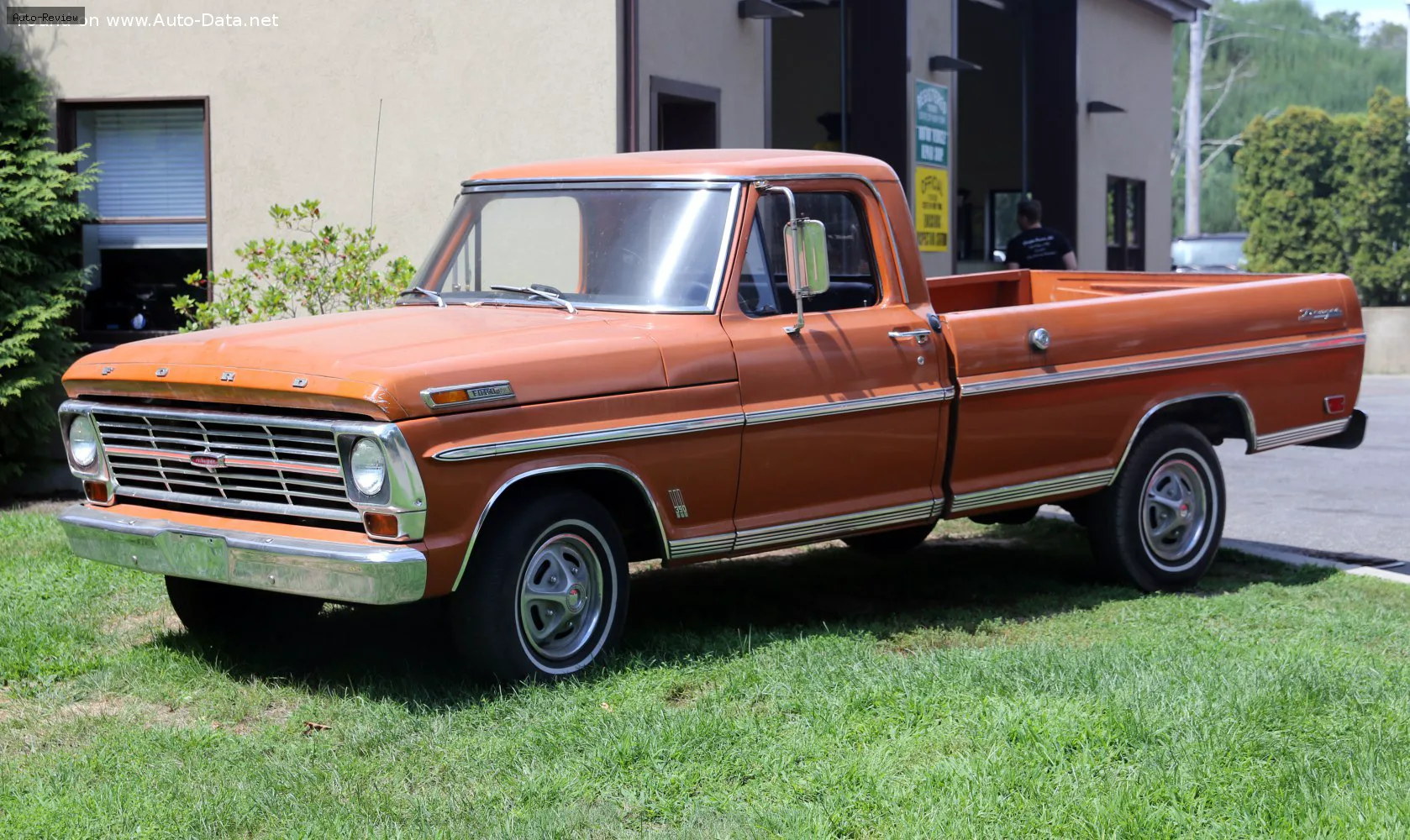 Ford F-Series F-100/F-150 F-Series F-100 V