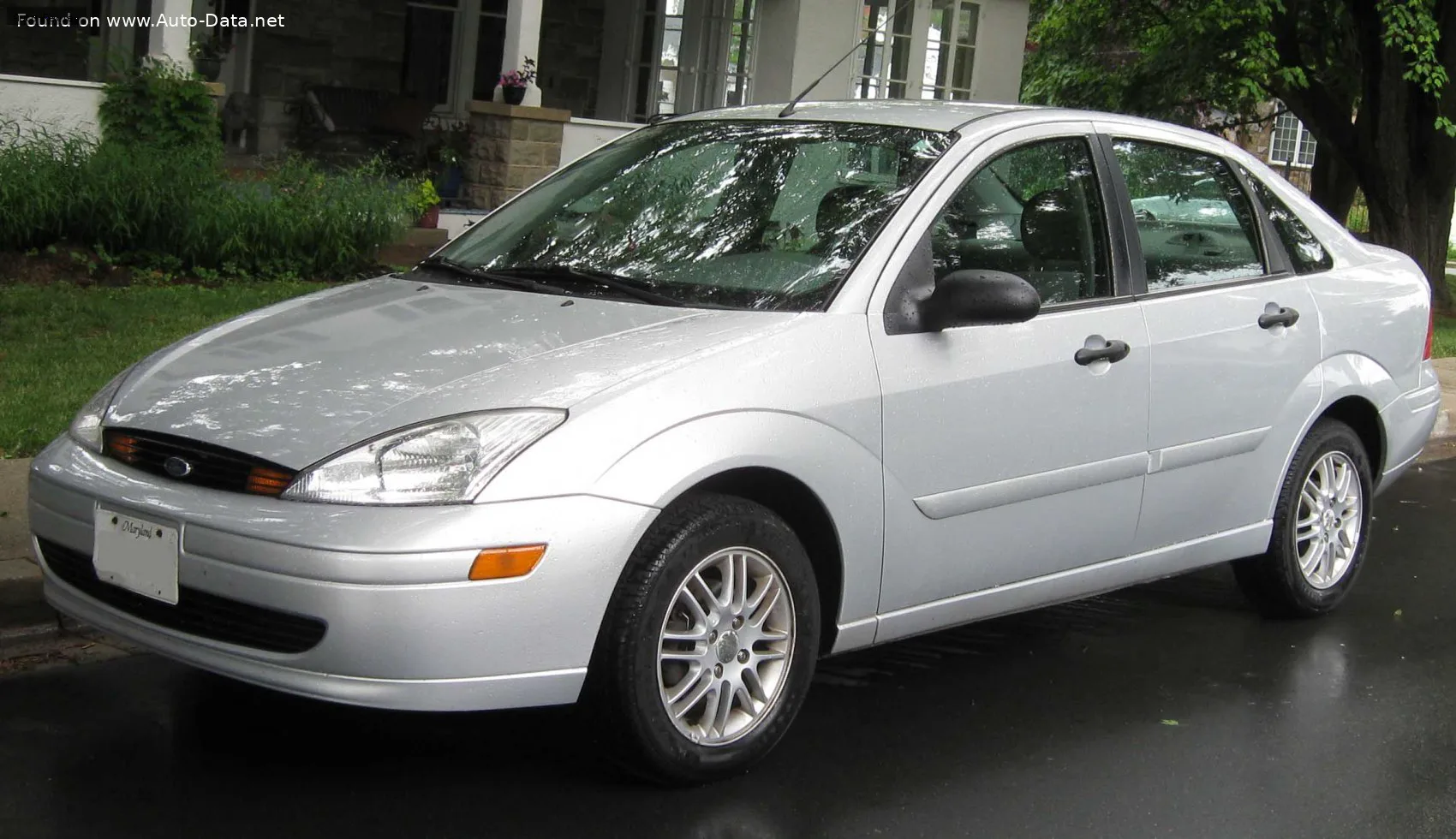 Ford Focus Focus Sedan (USA) — фото 2