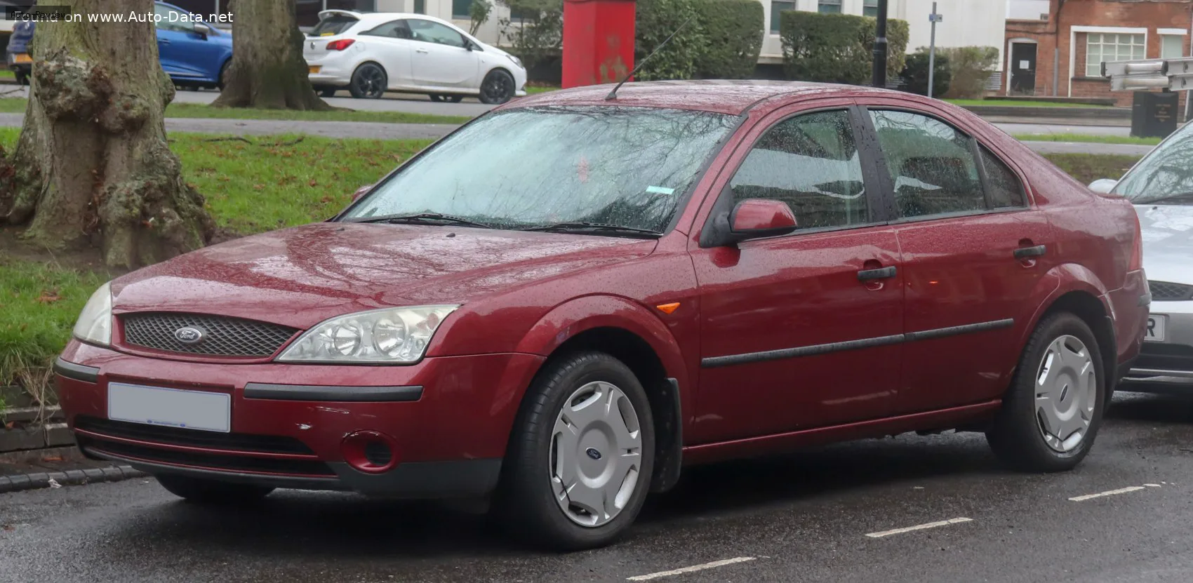 Ford Mondeo Mondeo II Hatchback — фото 3