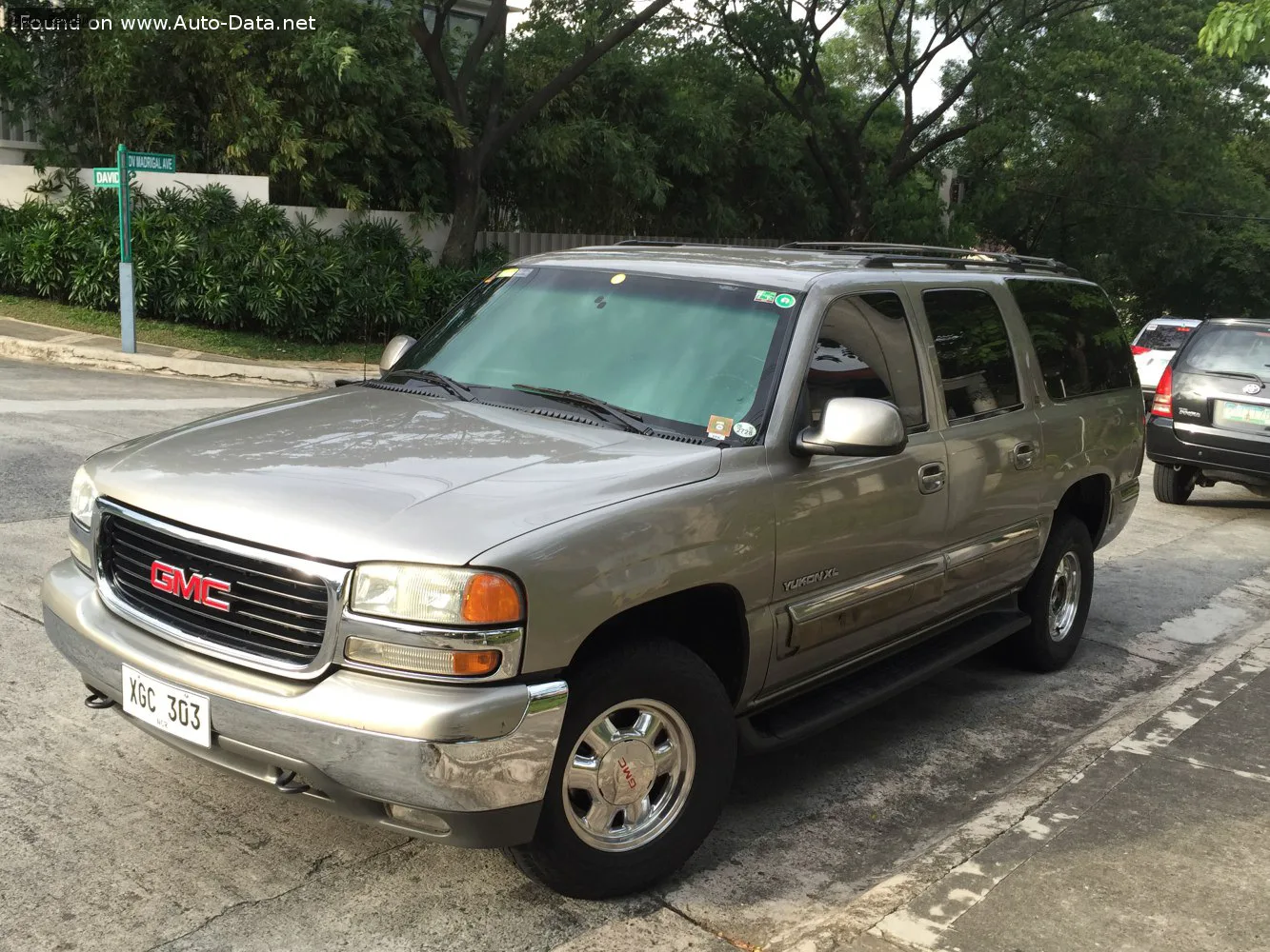 GMC Yukon Yukon XL II (GMT800)