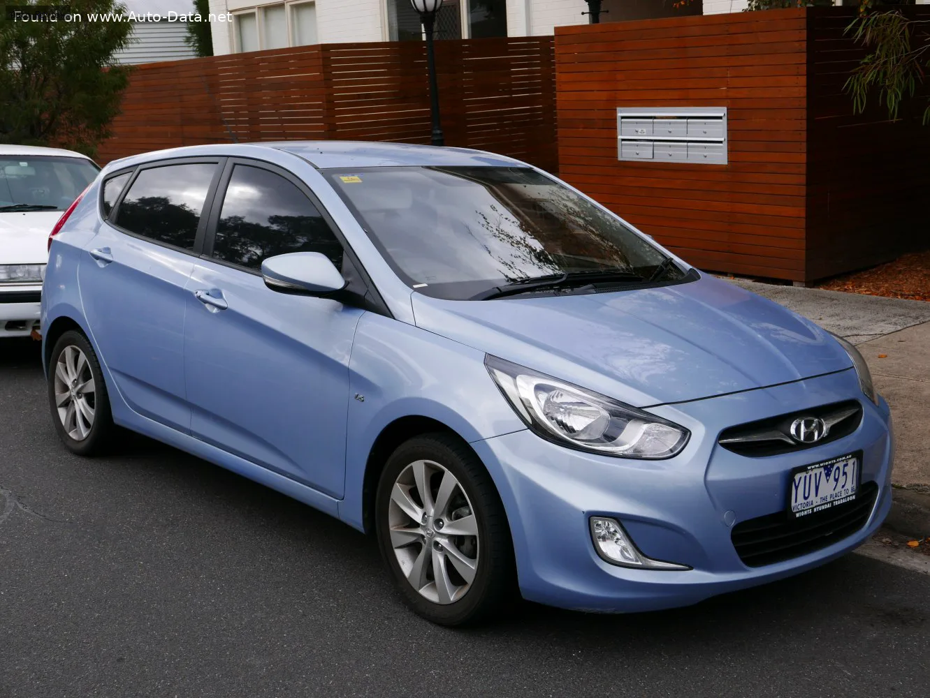 Hyundai Accent Accent IV Hatchback — фото 2