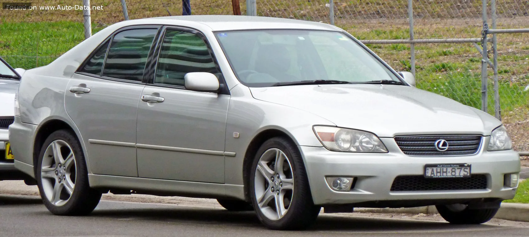 Lexus IS IS I (XE10)