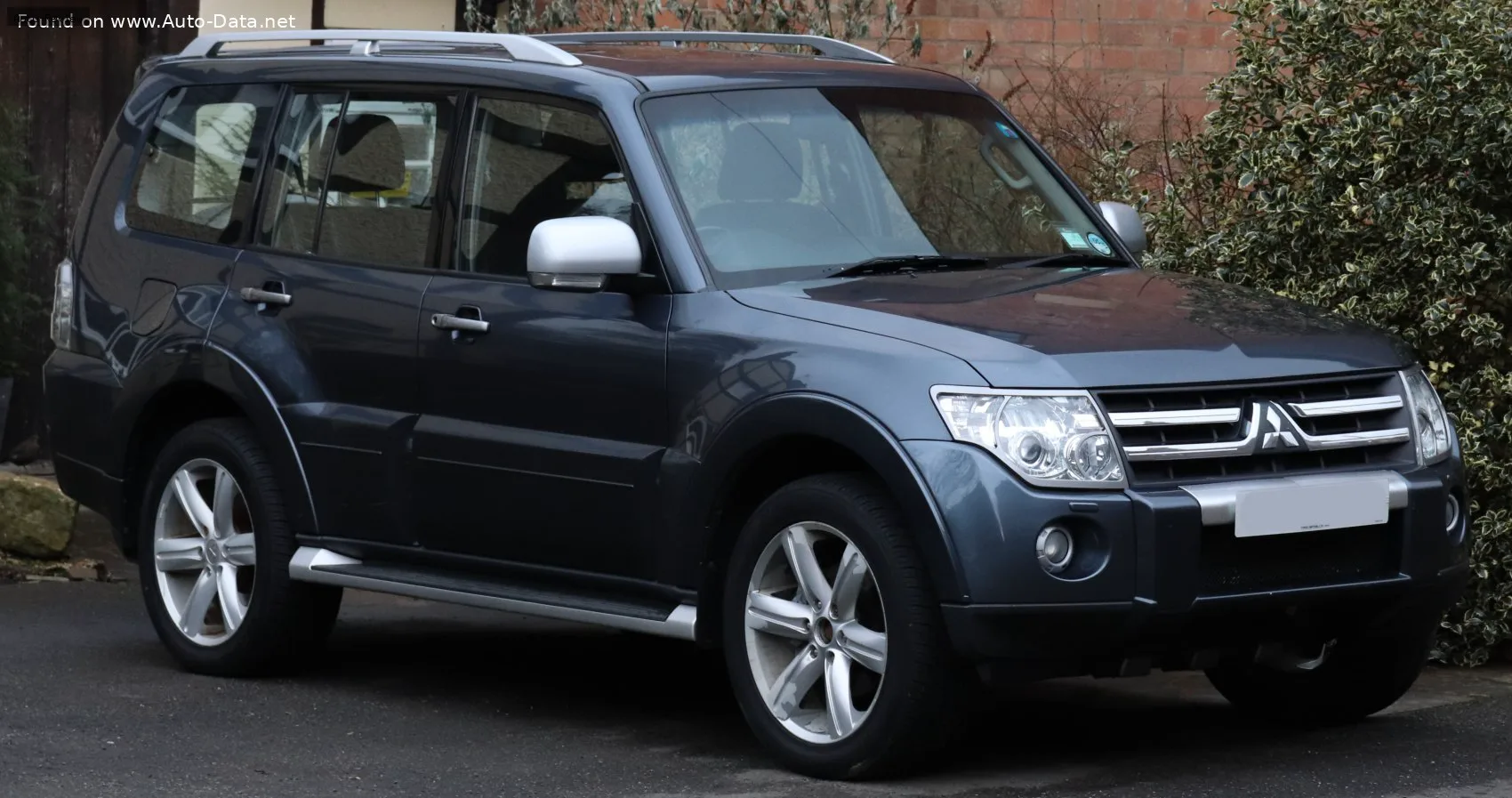 Mitsubishi Shogun Shogun IV (5-door)