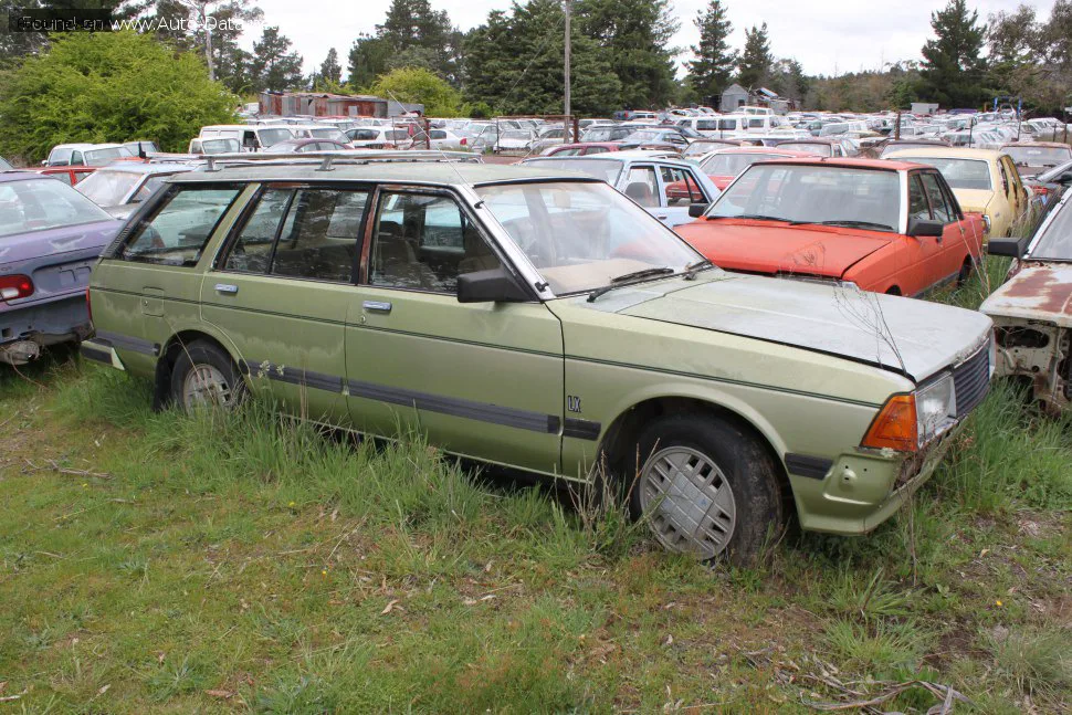 Nissan Bluebird Bluebird Traveller (W910)
