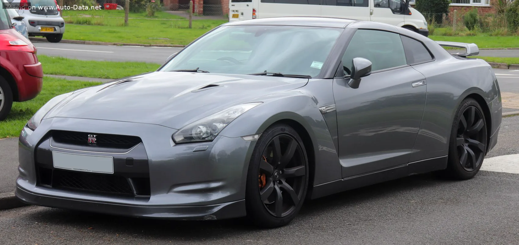 Nissan GT-R GT-R (R35) — фото 2