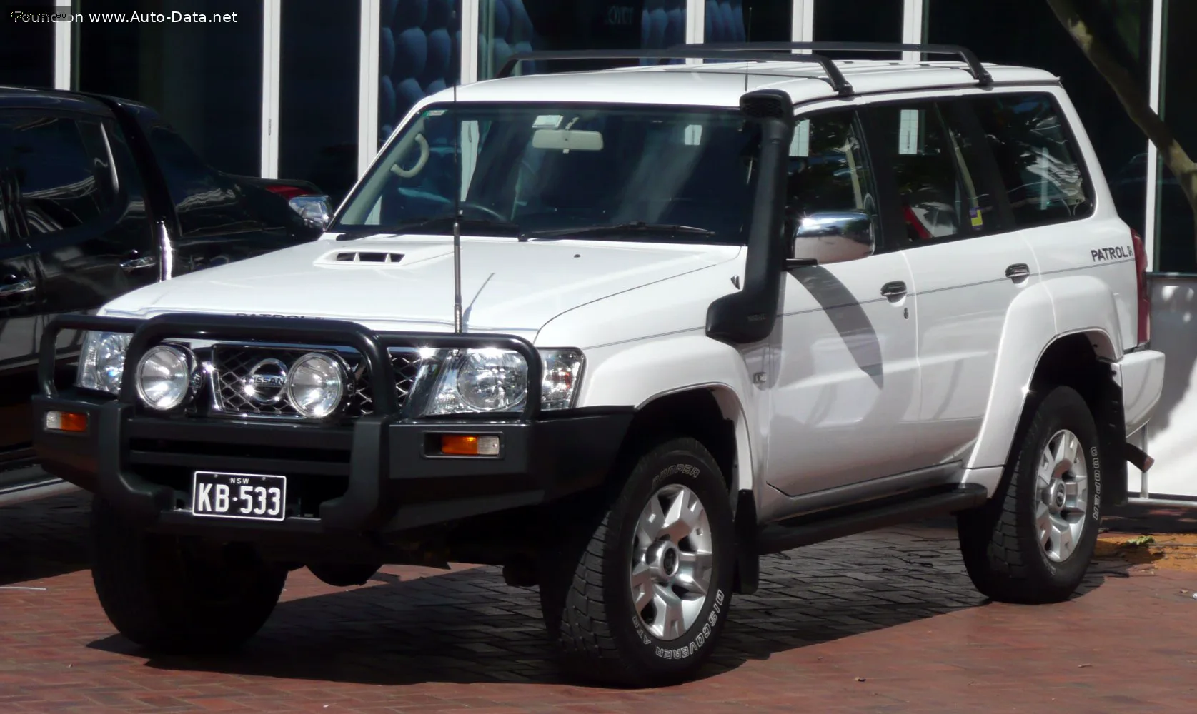 Nissan Patrol Patrol V 5-door (Y61, facelift 2004)