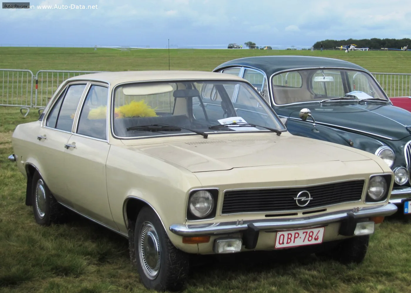 Opel Ascona Ascona A 4-door