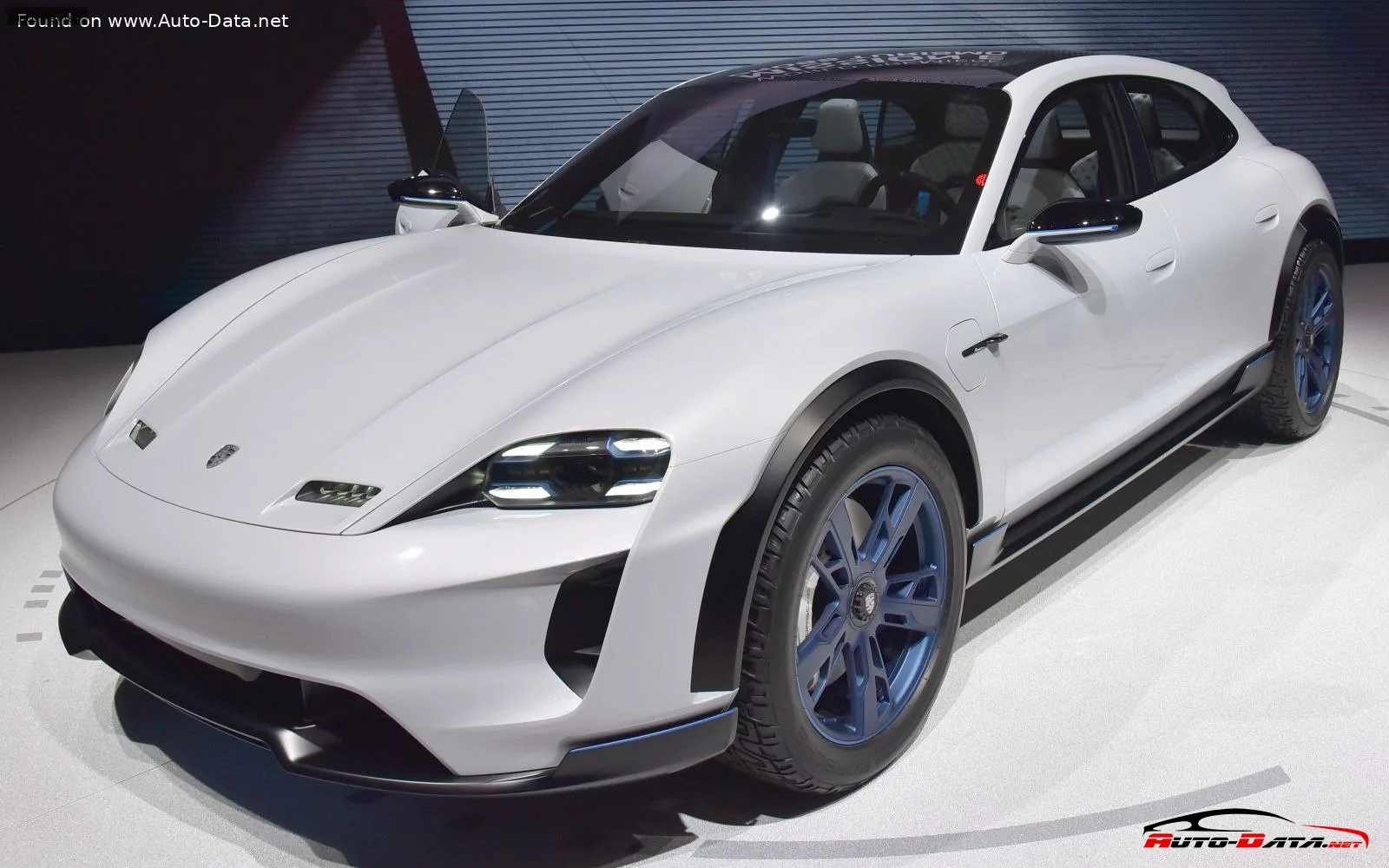 Porsche Mission E Mission E Cross Turismo Concept