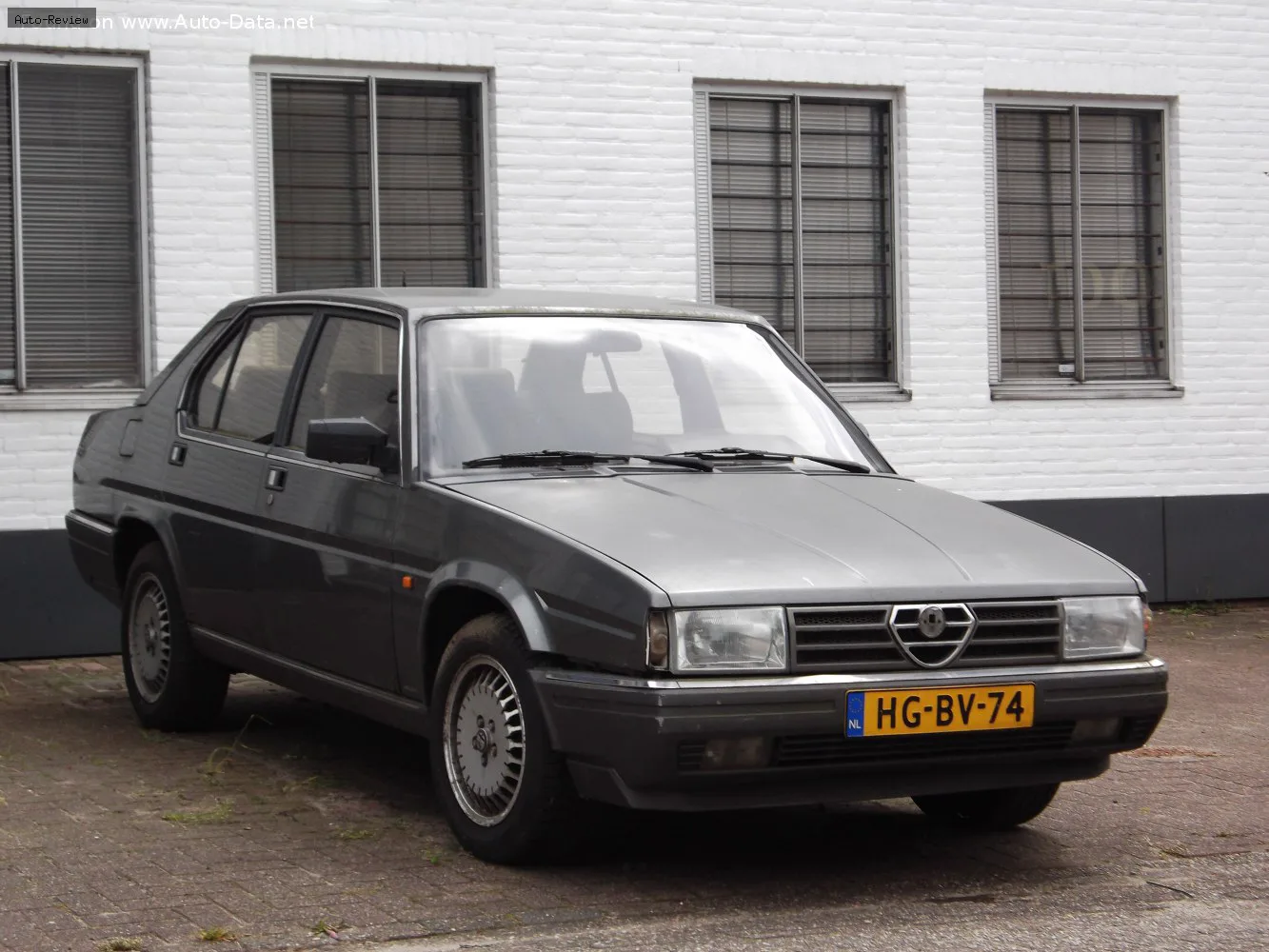 Alfa Romeo 90