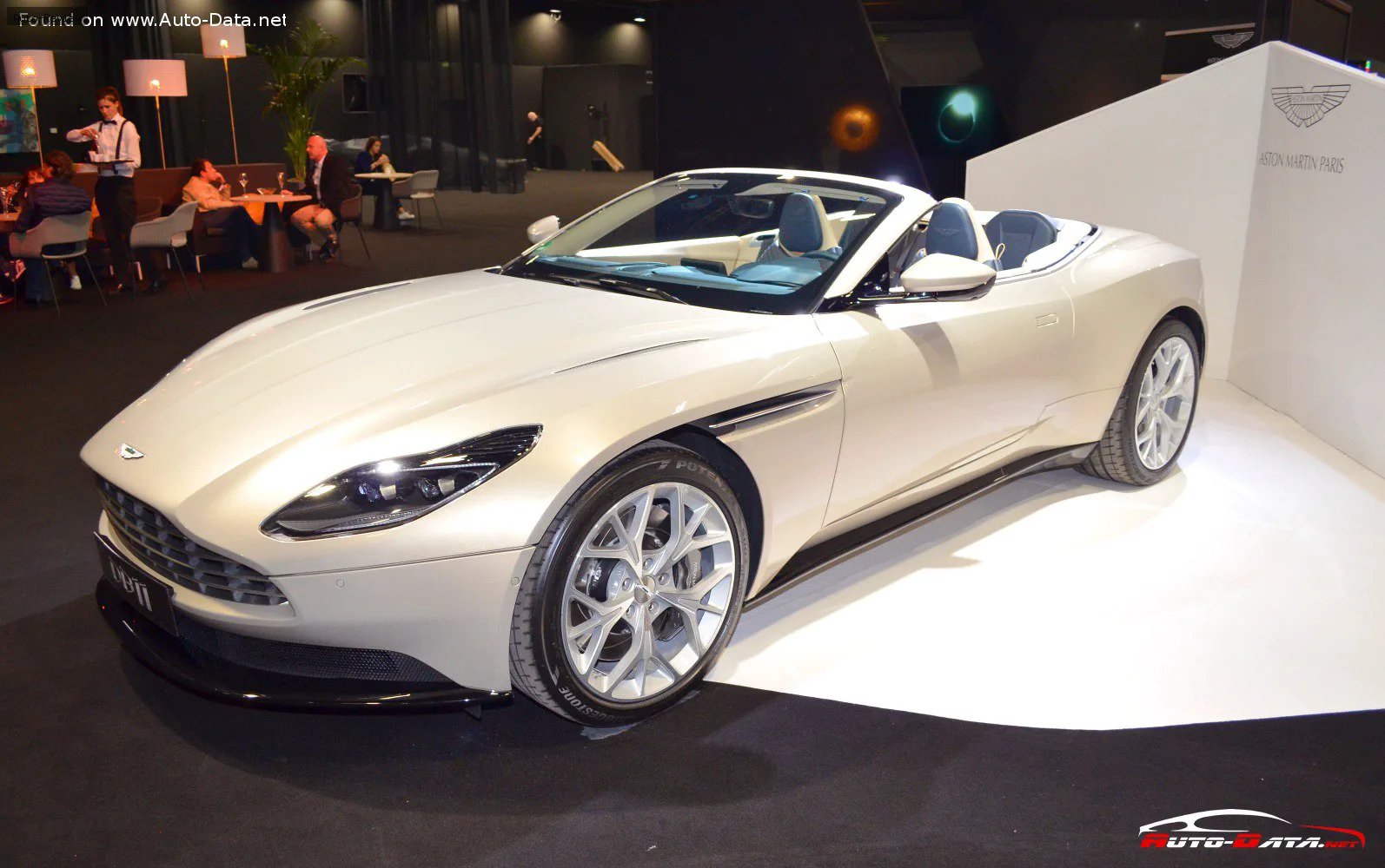 Aston Martin DB11