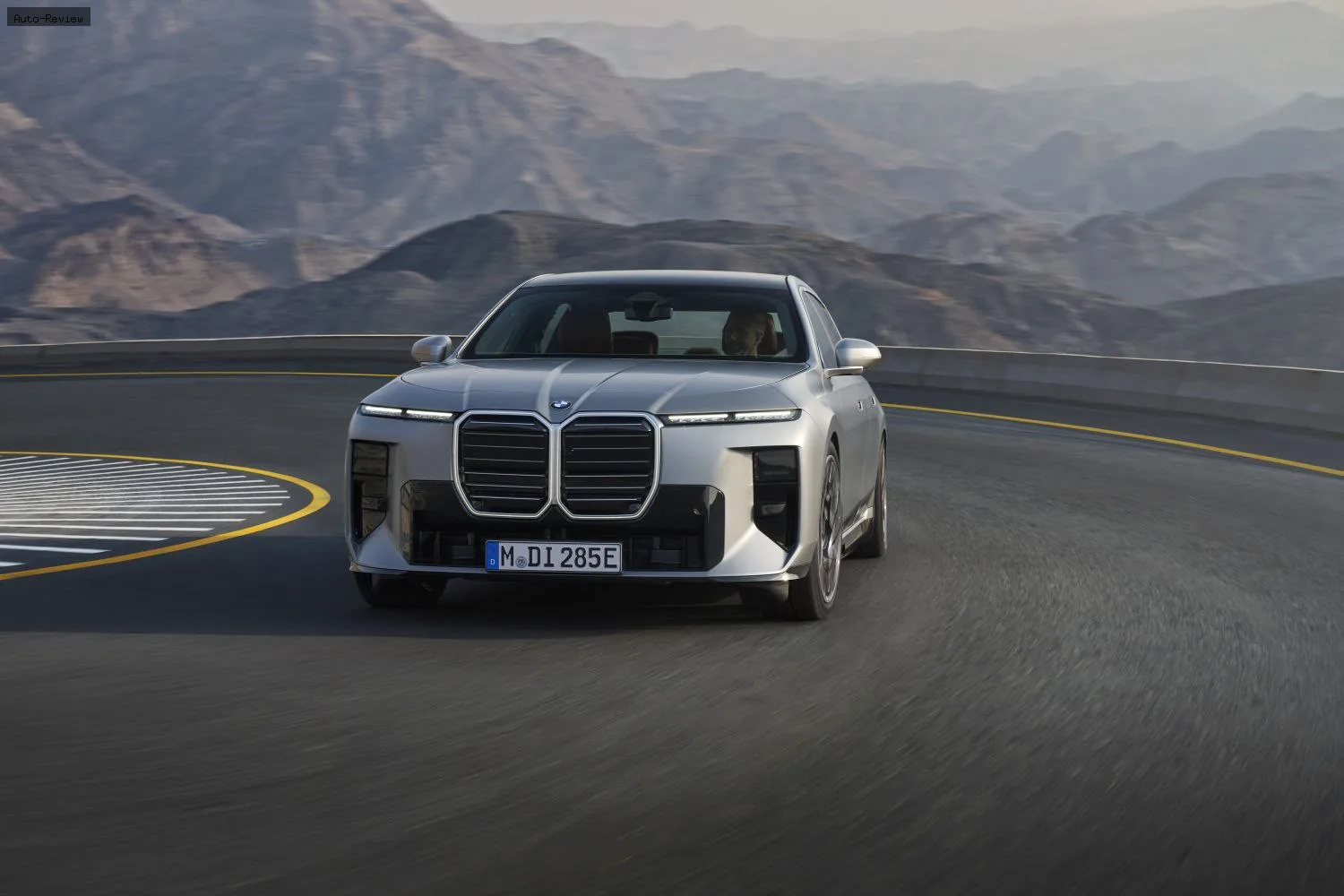 BMW i7