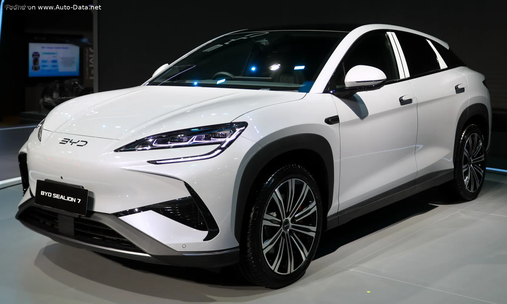 BYD Sealion 7
