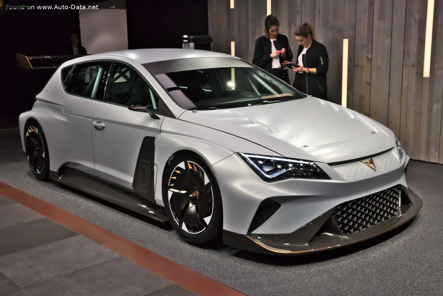 Cupra TCR