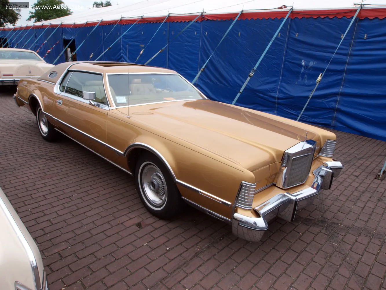 Lincoln Continental Mark
