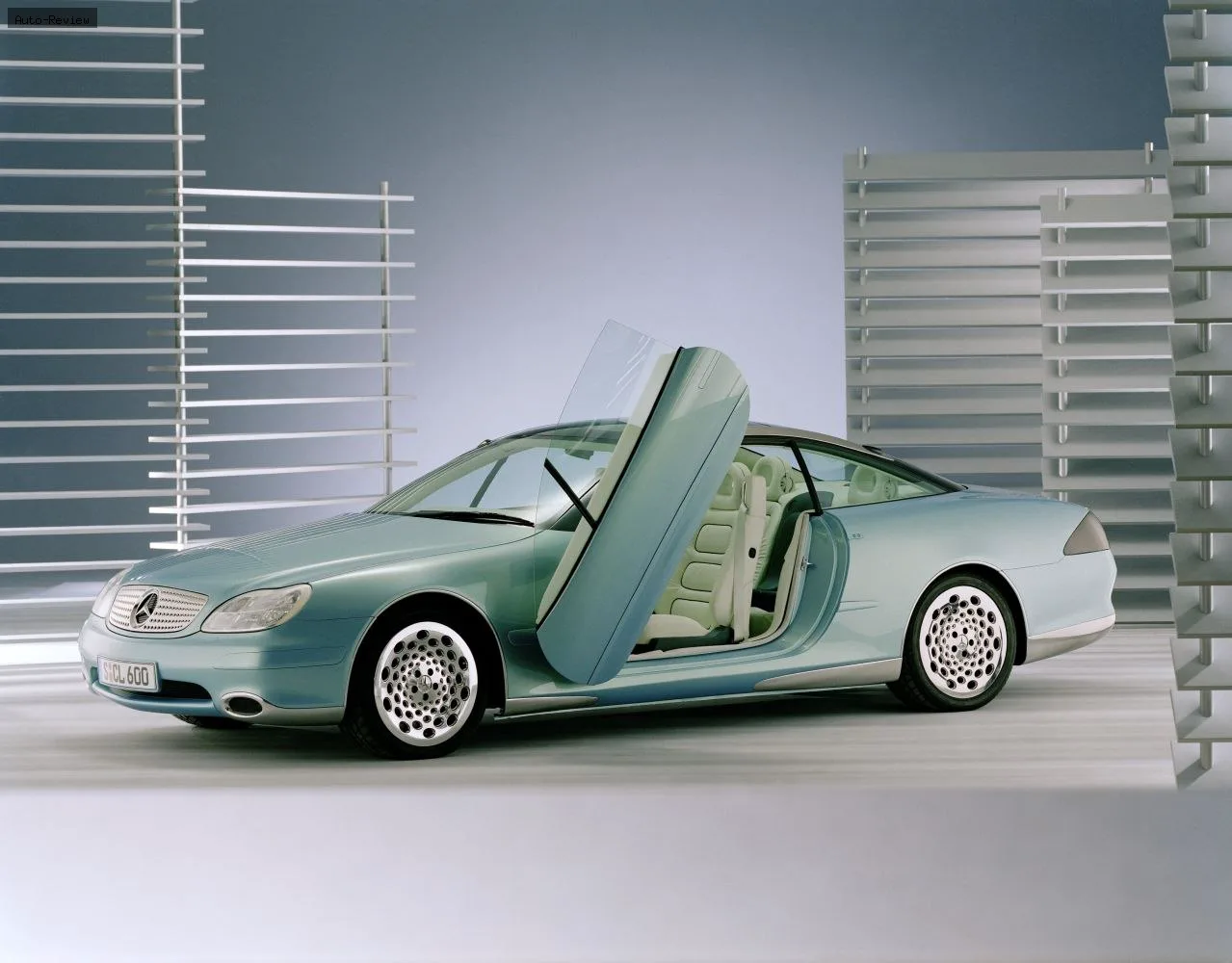 Mercedes-Benz F 200
