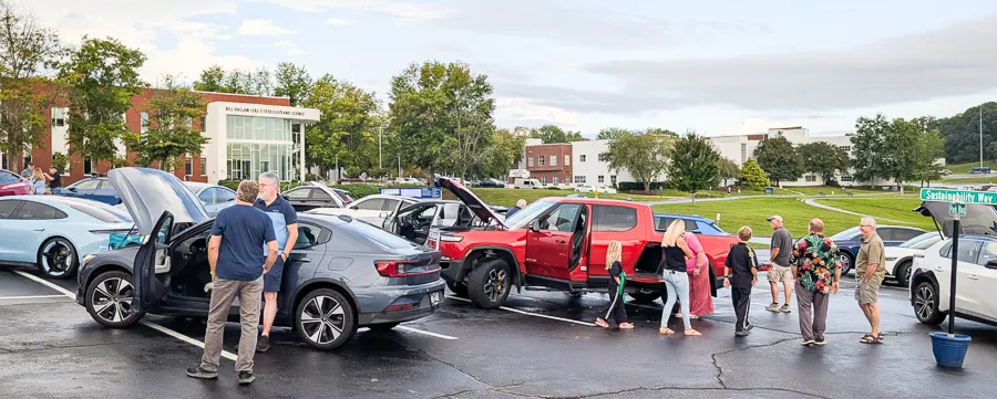 Drive Electric Month: как перейти на электромобили и стать энергонезависимым