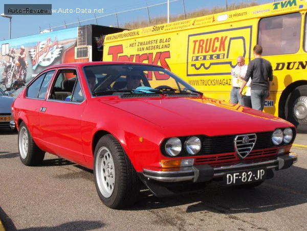 Alfa Romeo Alfetta Alfetta GT (116) 2.0 (121 лс) 1978 - 1986 — фото 2