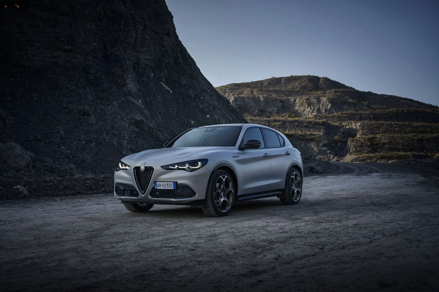Alfa Romeo Stelvio Stelvio (949, facelift 2022) 2.2 MultiJet II (210 лс) Q4 Automatic 2022 - — фото 3
