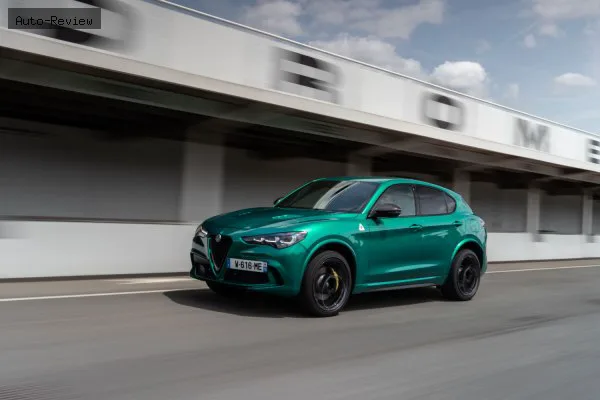 Alfa Romeo Stelvio Stelvio (949, facelift 2022) Quadrifoglio 2.9 V6 Bi-Turbo (520 лс) Q4 Automatic 2023 - — фото 2