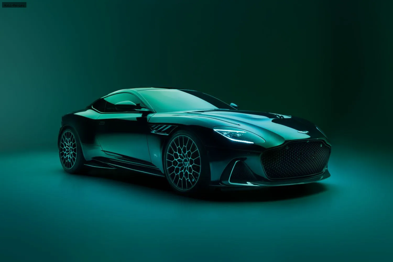 Aston Martin DBS DBS Superleggera Ultimate 5.2 V12 (770 лс) Automatic 2023 -