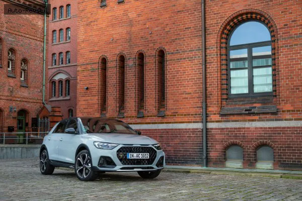 Audi A1 A1 allstreet (GB) 25 TFSI (95 лс) 2022 - — фото 2