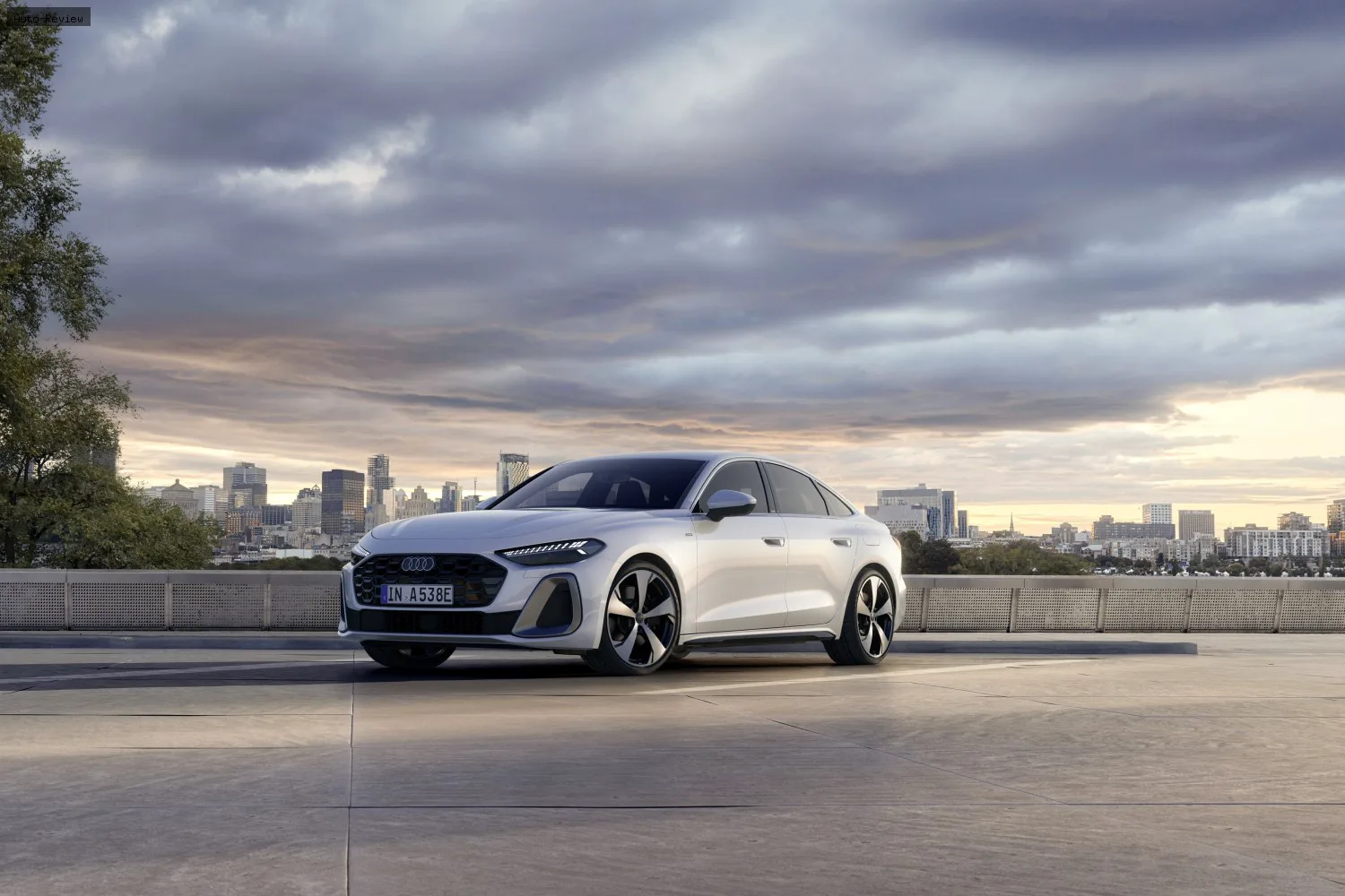 Audi A5 A5 Avant (B10) 2.0 TFSI (367 лс) e-hybrid quattro ultra S tronic 2025 -
