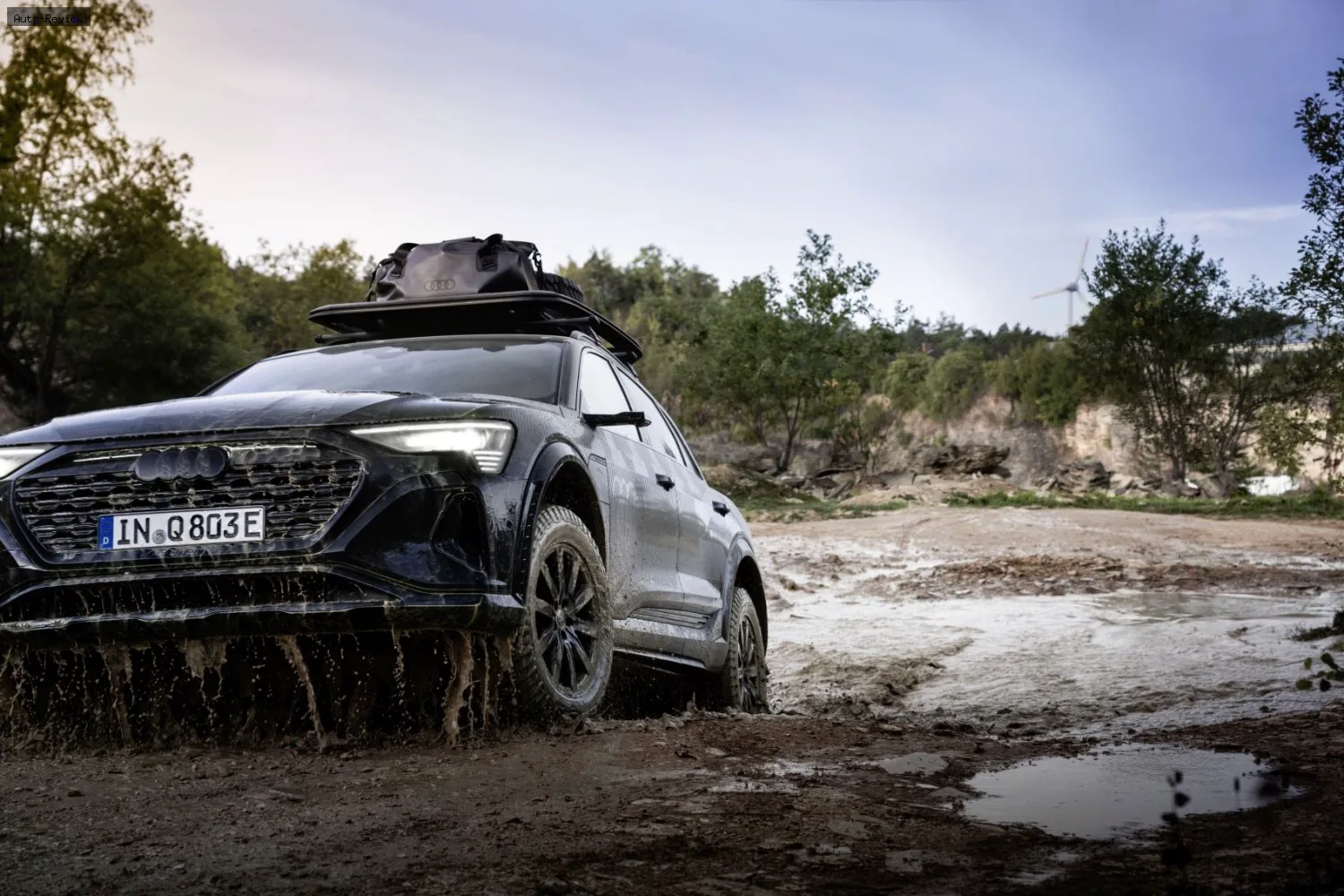 Audi Q8 e-tron Q8 e-tron edition Dakar 55 114 kWh (408 лс) quattro 2024 - — фото 3