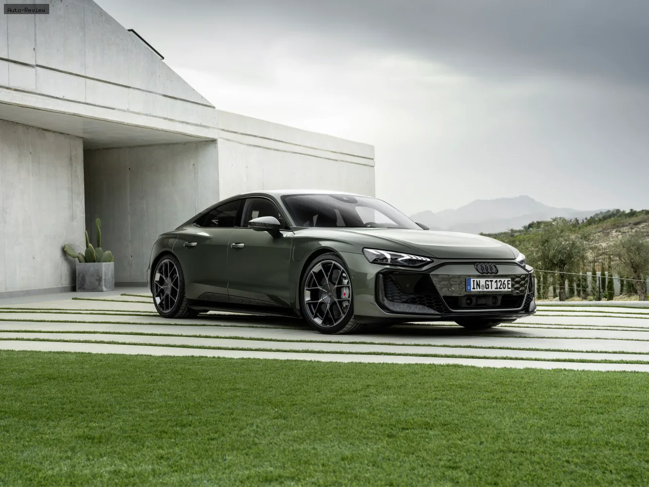 Audi RS e-tron GT RS e-tron GT (facelift 2024) performance 105 kWh (925 лс) quattro 2024 -
