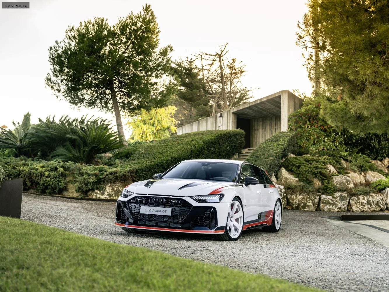 Audi RS6 RS6 Avant (C8) GT 4.0 TFSI V8 (630 лс) Mild Hybrid quattro tiptronic 2024 - 2025 — фото 3