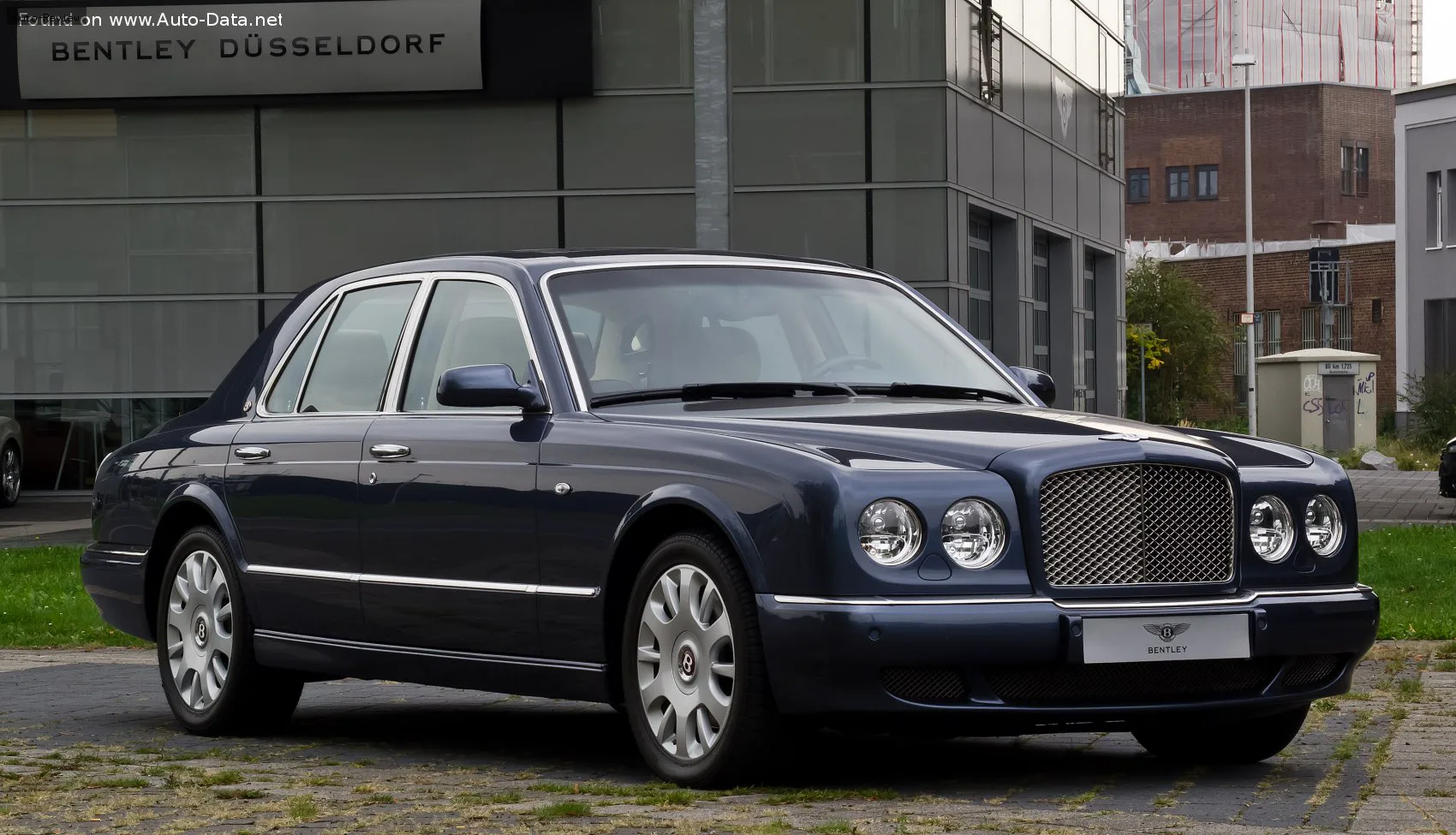 Bentley Arnage Arnage R 6.7 i V8 16V (405 лс) 2002 - 2005 — фото 3