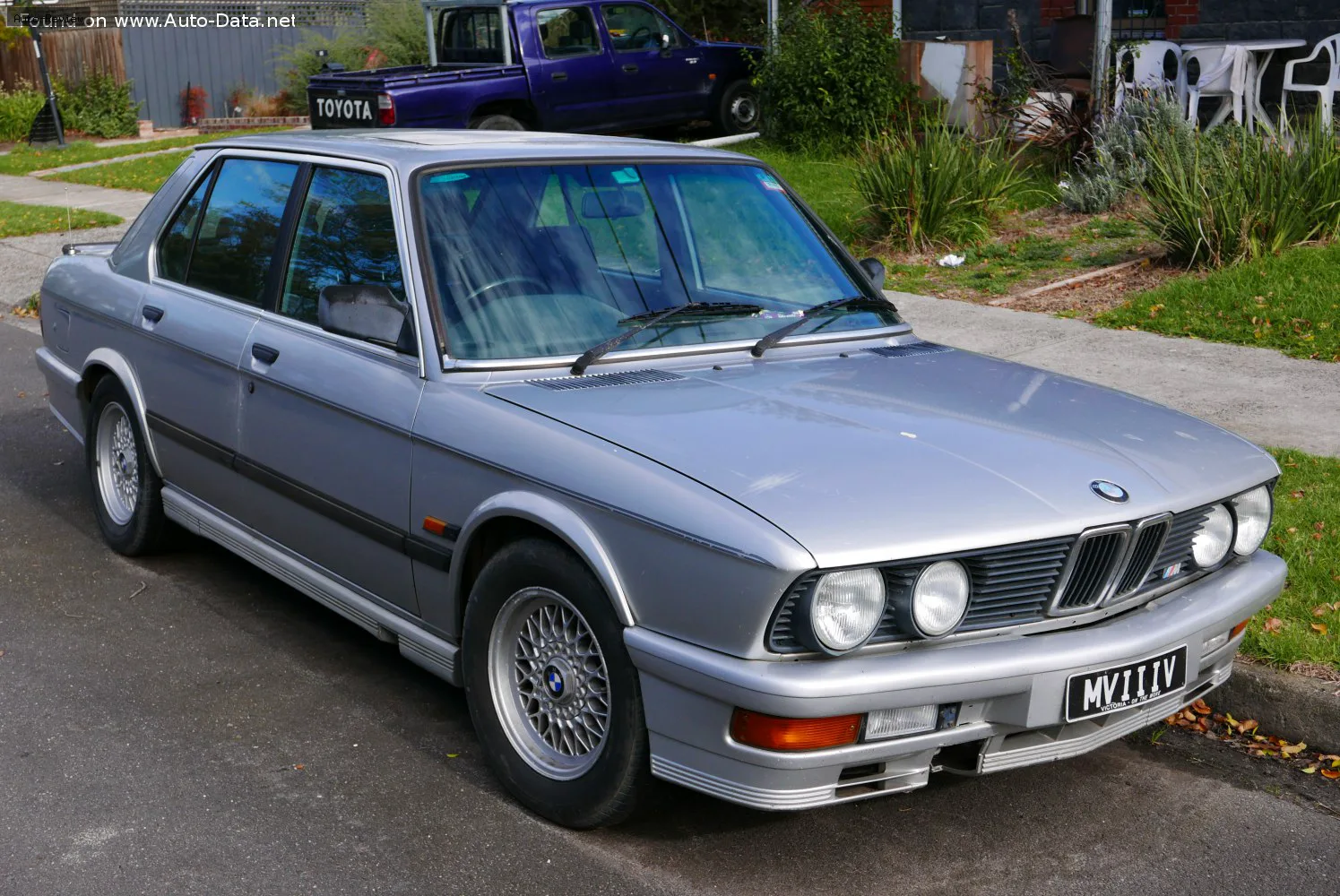 BMW 5 Серии 5 Серии (E28) M535i (218 лс) Automatic 1984 - 1987