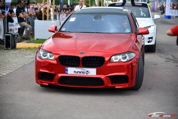 BMW 5 Серии 5 Серии Sedan (F10) M550d (381 лс) xDrive Steptronic 2012 - 2013 — фото 4