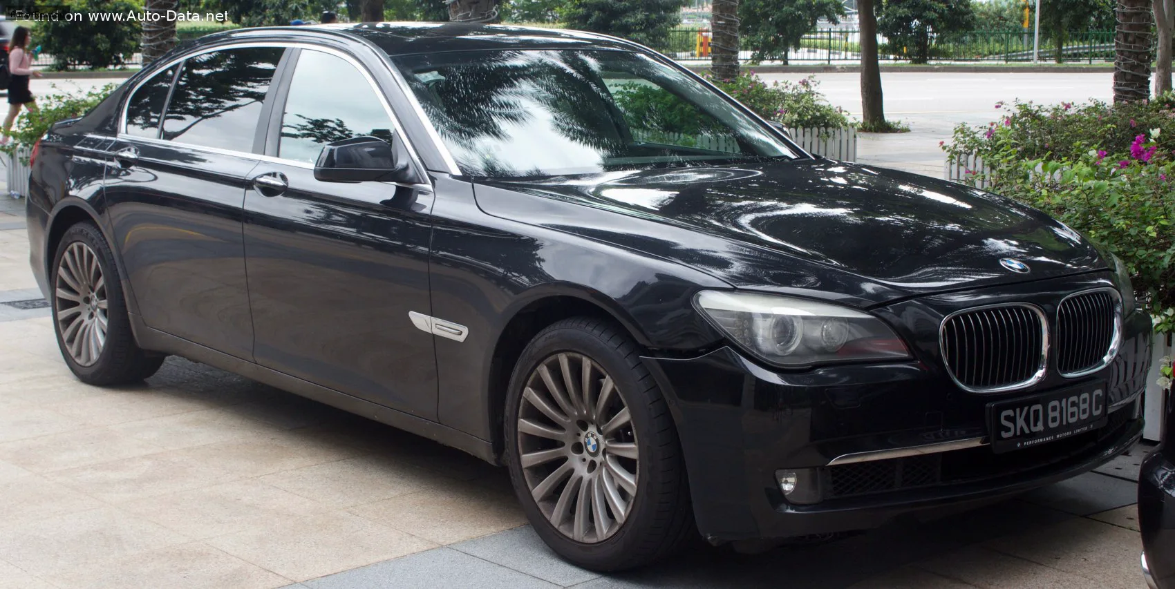 BMW 7 Серии 7 Серии Long (F02) 750Li (408 лс) xDrive Steptronic 2009 - 2011