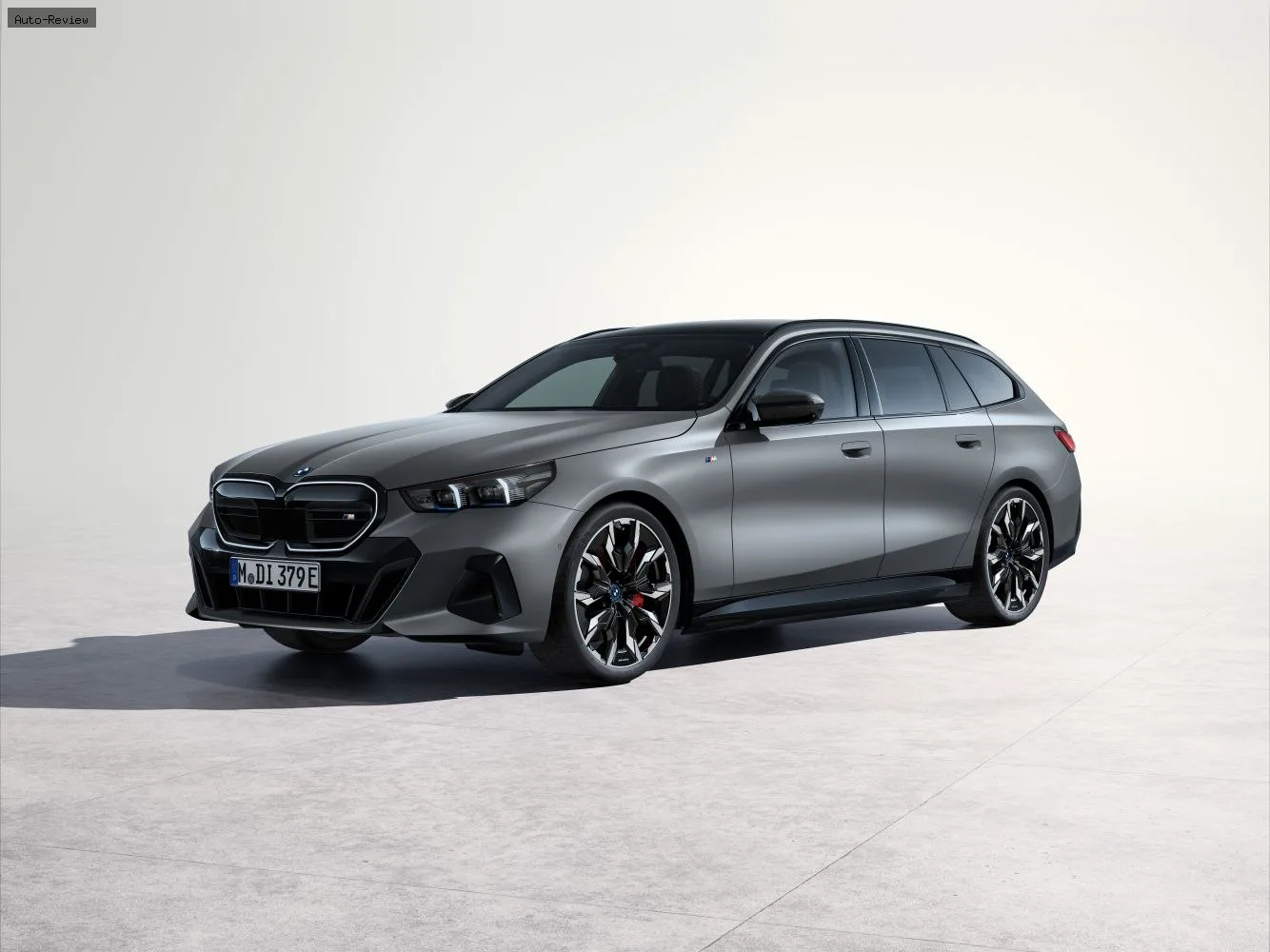 BMW i5 i5 Touring (G61) M60 81.2 kWh (601 лс) xDrive 2024 -