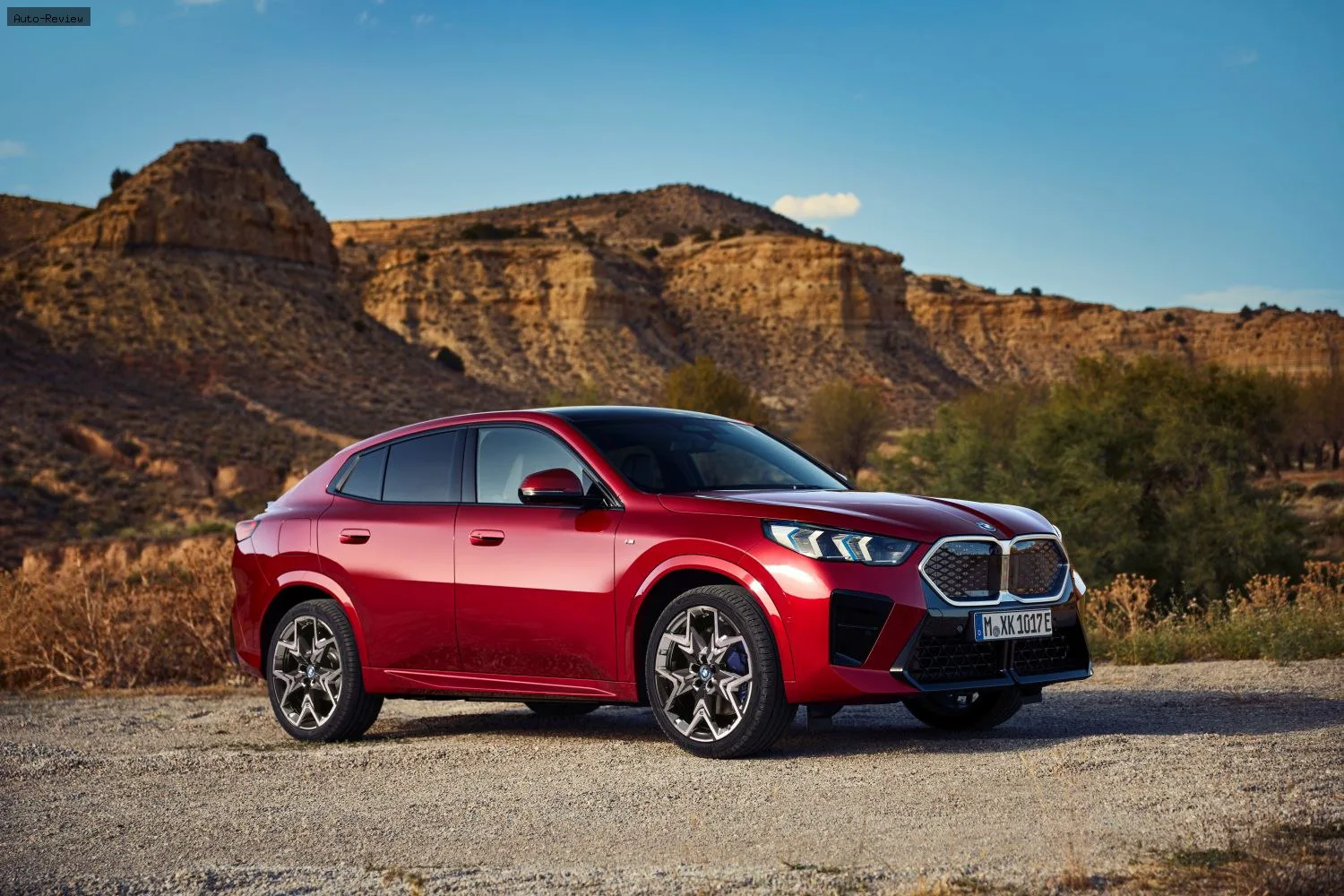 BMW iX2 iX2 (U10) 66.5 kWh (204 лс) eDrive20 2024 -