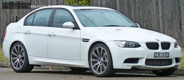 BMW M3 M3 (E90 LCI, facelift 2008) 4.0 V8 (420 лс) 2008 - 2010 — фото 4