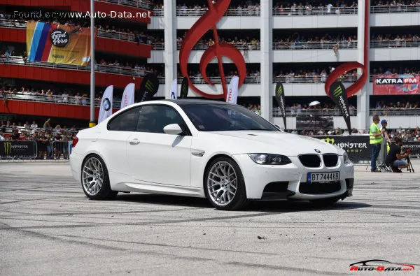 BMW M3 M3 Coupe (E92 LCI, facelift 2010) 4.0 V8 (420 лс) 2010 - 2013 — фото 2