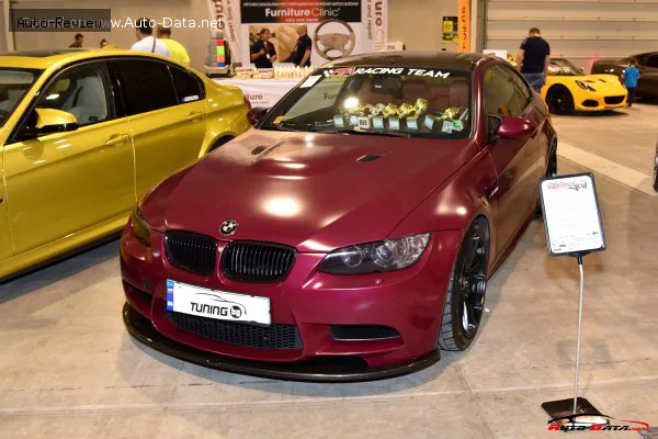 BMW M3 M3 (E90 LCI, facelift 2008) 4.0 V8 (420 лс) M DCT 2008 - 2010 — фото 2