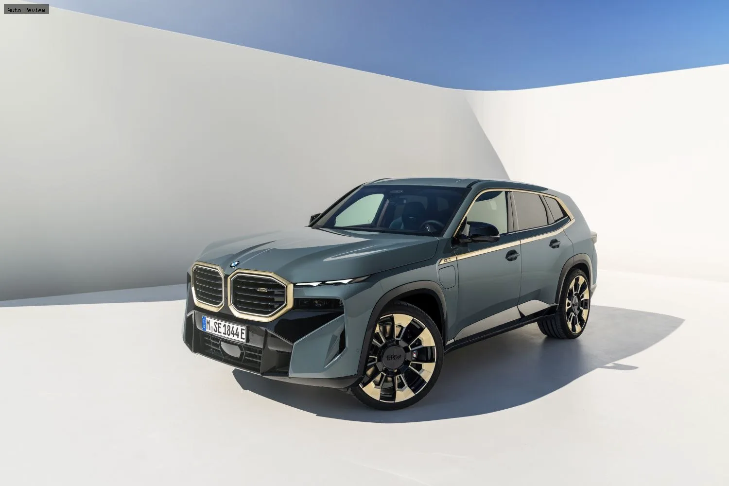BMW XM XM (G09) 50e (476 лс) Plug-in Hybrid M xDrive M Steptronic 2024 -
