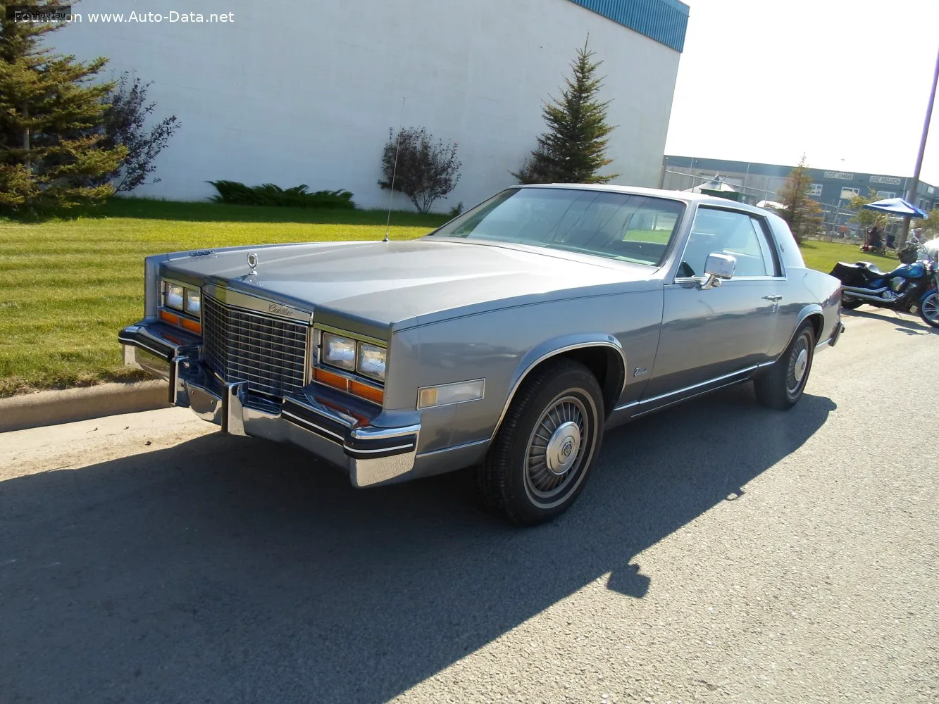Cadillac Eldorado Eldorado X 4.1 V8 (127 лс) Automatic 1982 - 1982