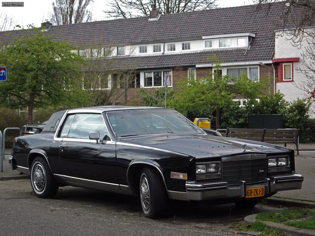 Cadillac Eldorado Eldorado X 4.1 V8 (137 лс) Automatic 1983 - 1985