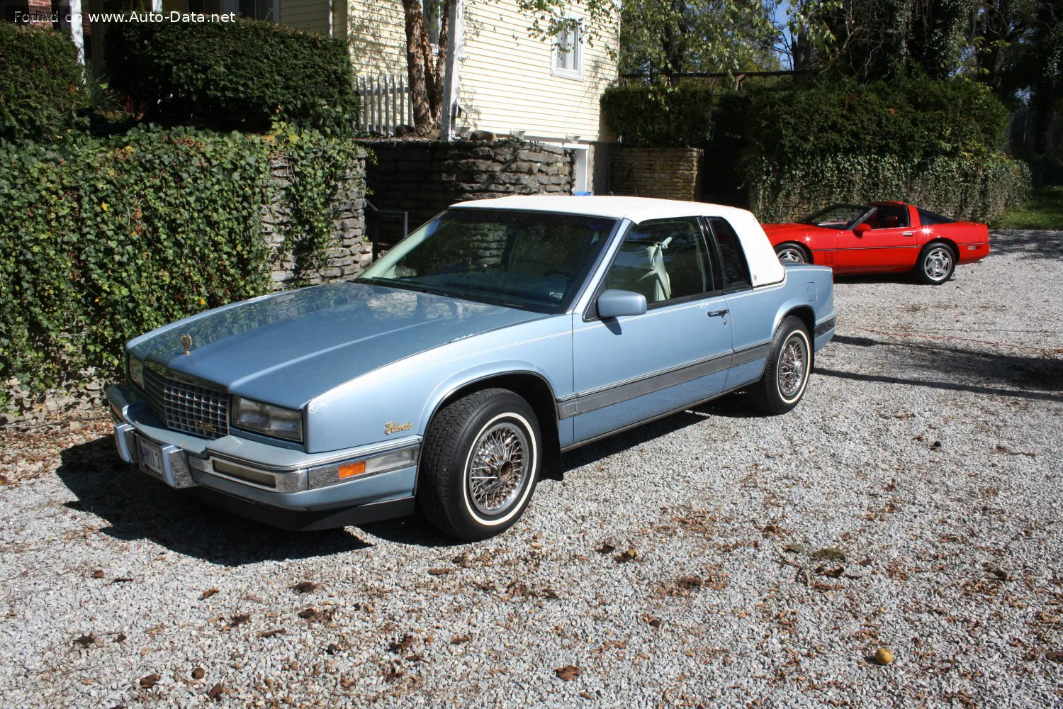 Cadillac Eldorado Eldorado XI (facelift 1988) 4.5 V8 (155 лс) Automatic 1988 - 1990